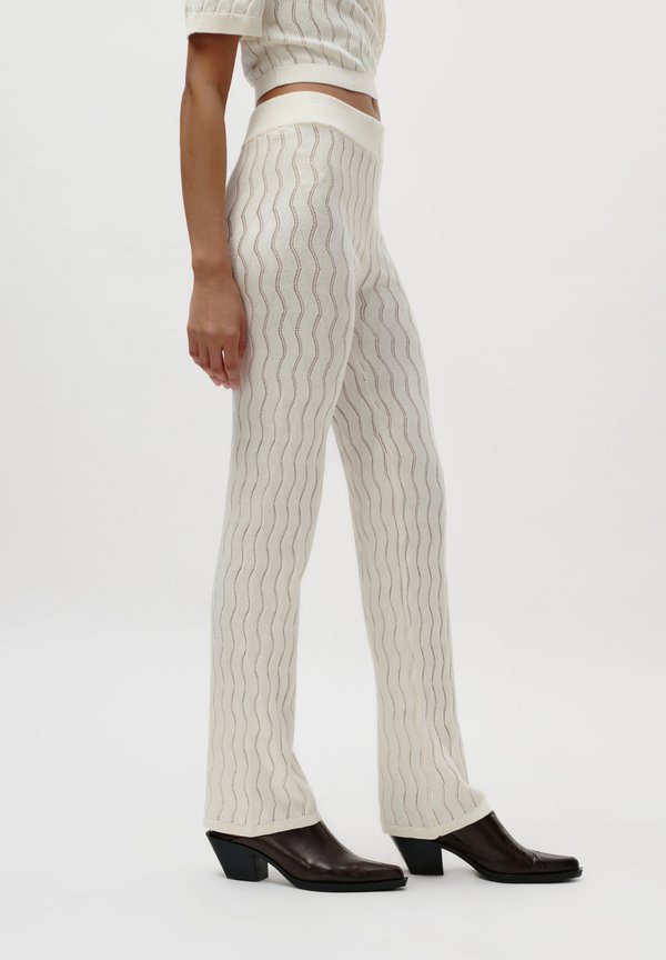 MAXI - Trousers3