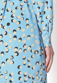 Vero Moda Tall VMNYA CATCH CALF SHIRT DRESS  - Skjortekjole - little boy blue/nuna