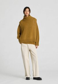 GAI+LISVA Michelle - Mantella - 513 dried tobacco