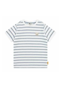 Weißes T-Shirt mit kurzen Ärmeln, blauen horizontalen Streifen und einem kleinen Bären-Patch auf der Brust. Es hat einen runden Ausschnitt und eine weiche Textur.
