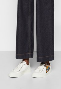 Vivienne Westwood Tenisky - white