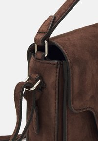 Becksöndergaard IRIS BAG - Taška cez plece - hot fudge brown