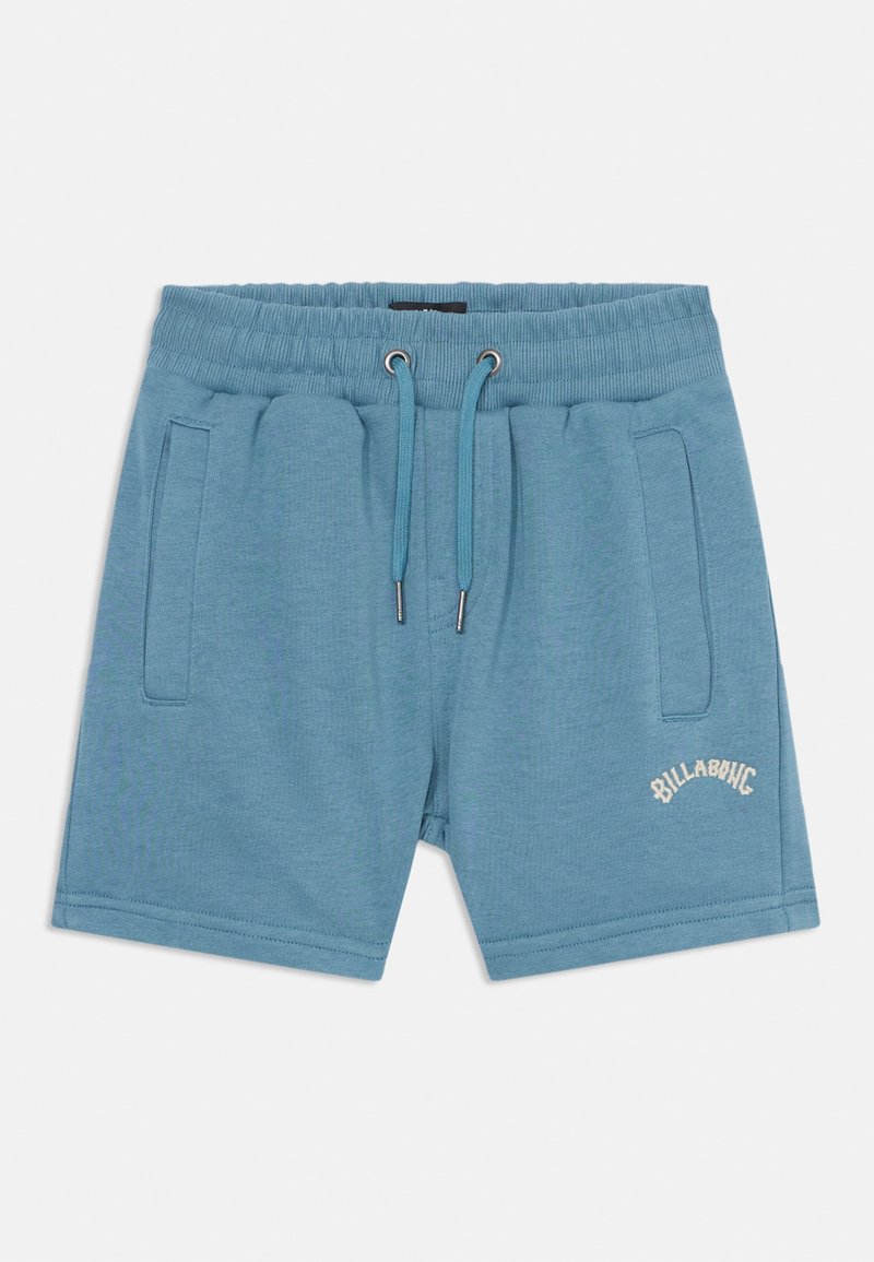 Modré bavlněné šortky s elastickým pasem, nastavovací šňůrkou, dvěma bočními kapsami a bílou výšivkou textu "BILLABONG" na přední straně.
