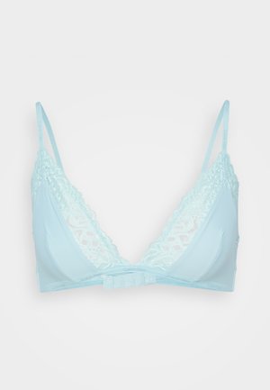 Bralette bleu clair avec bord en dentelle en haut, de forme triangulaire, fines bretelles réglables et un bas en tissu lisse avec des accents de logo.