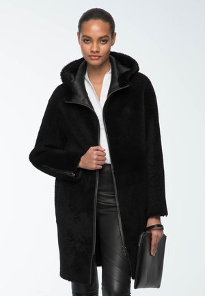 CASSIA   - Klassischer Mantel - black