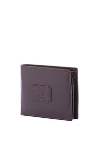 Portafoglio in pelle marrone con un patch logo quadrato e dettagli cuciti. Design compatto e bifold con scomparti interni per carte.