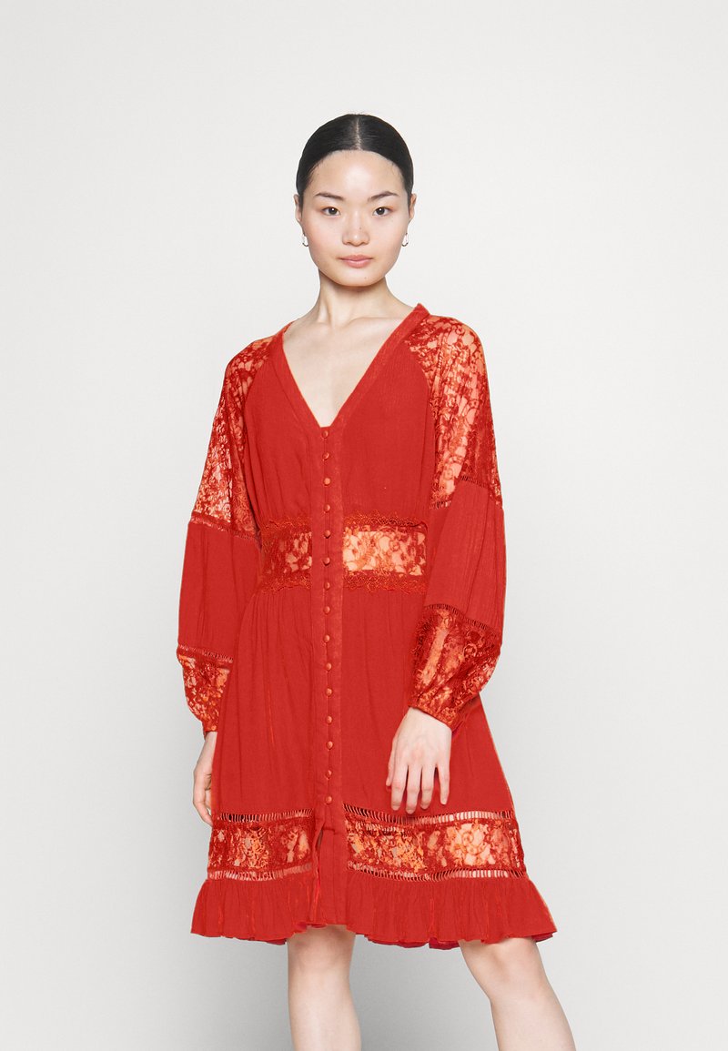 YAS Petite YASMEZA DRESS - Φόρεμα ημέρας - burnt ochre