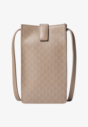 Calvin Klein EMBLEM PHONE CROSSBODY - Telefona maciņš - desert taupe