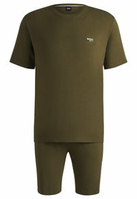 Olijfgroen katoenmengsel t-shirt met korte mouwen en bijpassende shorts. Kenmerken zijn een klein logo op de borst en een gladde, zachte textuur.