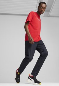 Puma SCUDERIA FERRARI RACE STATEMENT - Marškinėliai su spaudiniu - rosso corsa