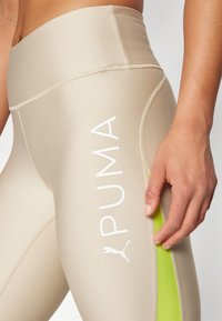 Puma FIT EVERSCULPT FASHION - Pajkice – hlače - putty