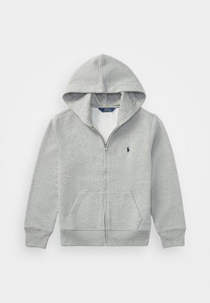 Fleece cinzento com fecho éclair, feito de tecido macio, apresentando um bolso canguru, capuz ajustável e um pequeno logotipo no peito.