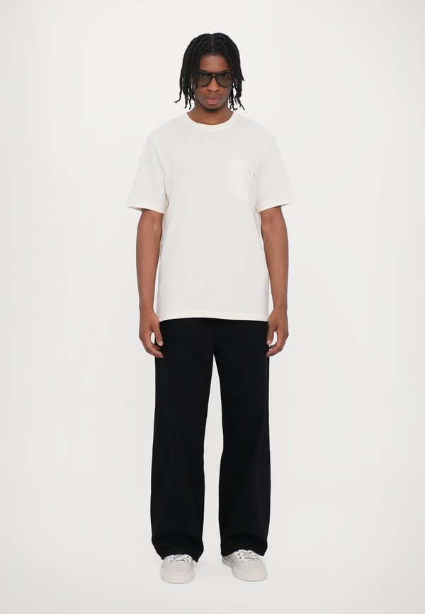 BOBBY POCKET - Basic T-shirt - sugar swizzle3