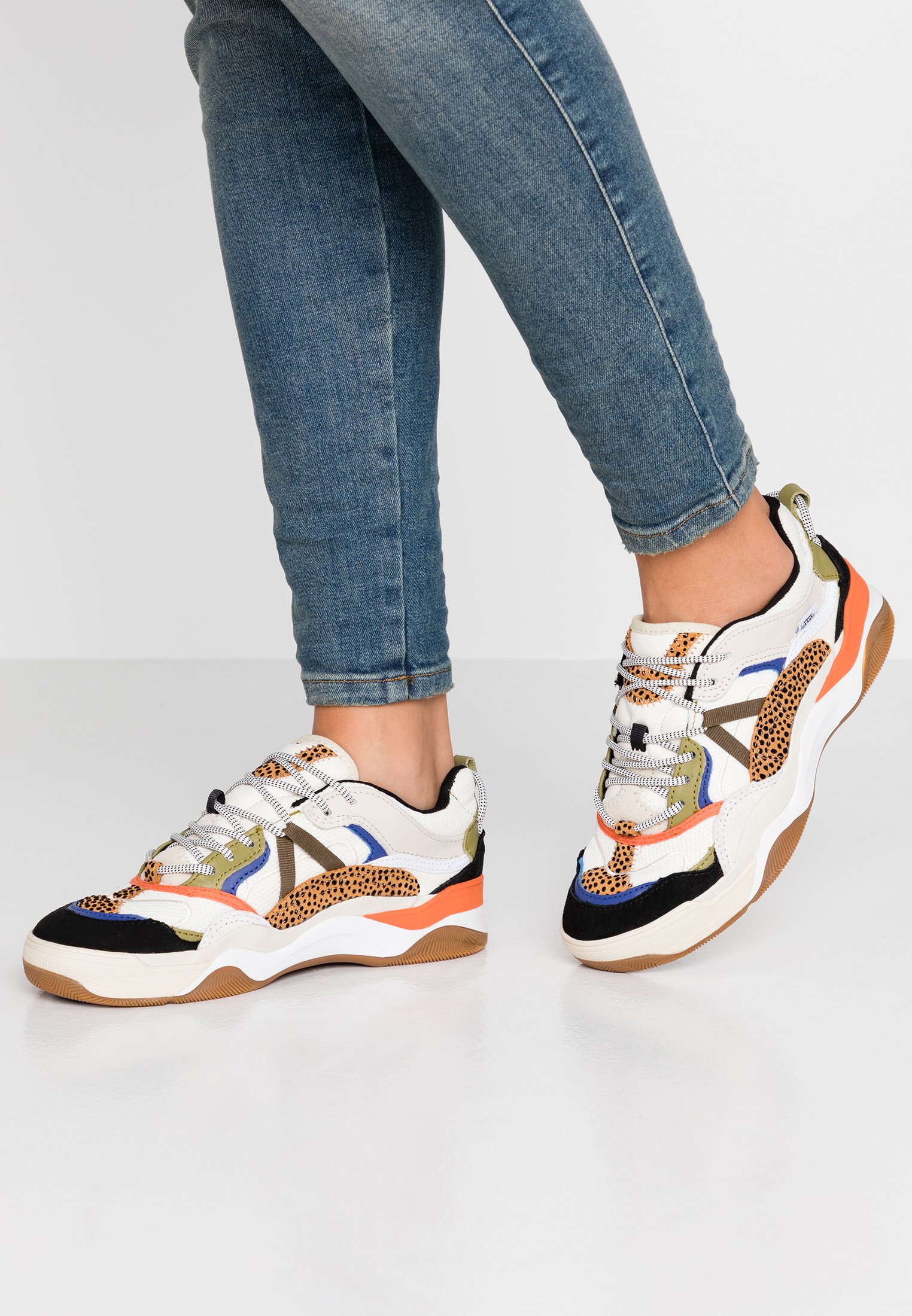 vans varix spicy orange