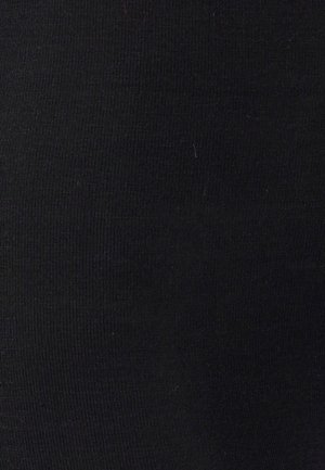 Tejido negro con una textura lisa y entrelazada, que presenta un sutil patrón acanalado. El material parece elástico y ligero.