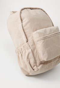 Thumbnail Image 6