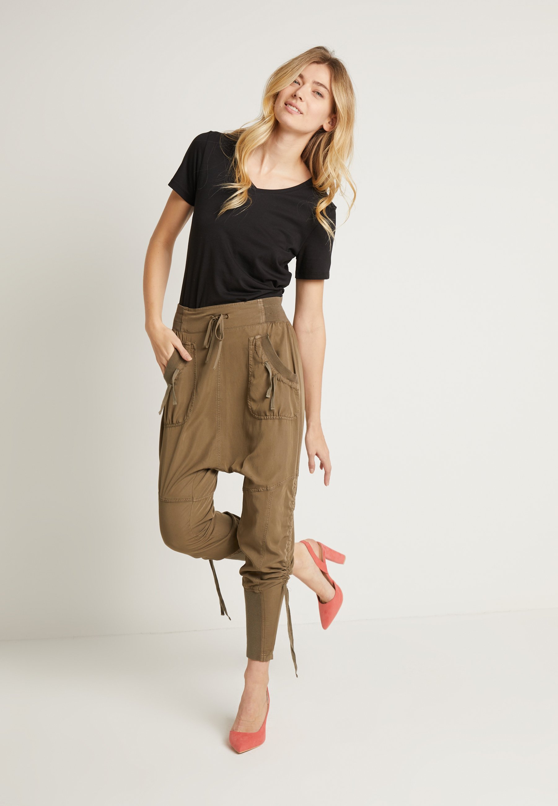 Cream NANNA PANTS Bukse khaki Zalando.no Cream NANNA PANTS Bukse khaki Zalando.no