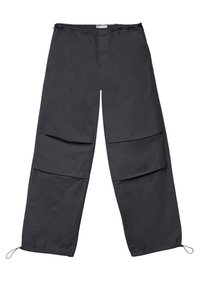 Pantalon cargo gris foncé en tissu léger, comprenant deux poches cargo avant, une taille élastique et des poignets de cheville ajustables.