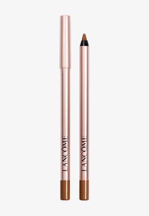 Deux crayons pour les lèvres Lancome en or rose, l'un avec capuchon et l'autre sans, révélant la pointe marron, sur fond blanc.