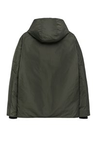 Zielona, kapturowa kurtka o gładkiej, błyszczącej powierzchni. Posiada długie rękawy z czarnymi akcentami, zaprojektowana z myślą o cieple i komforcie.