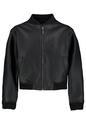 Czarna skórzana kurtka bomberka z zamkiem z przodu, prążkowanym kołnierzem, mankietami i dołem. Posiada dwie boczne kieszenie i gładką fakturę.