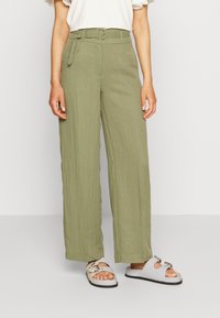 VILA Petite VIWILDA MAE DETAIL WIDE PANTS - Calças - four leaf clover