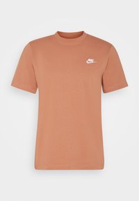 Nike Sportswear CLUB TEE - T-shirt básica - mineral clay