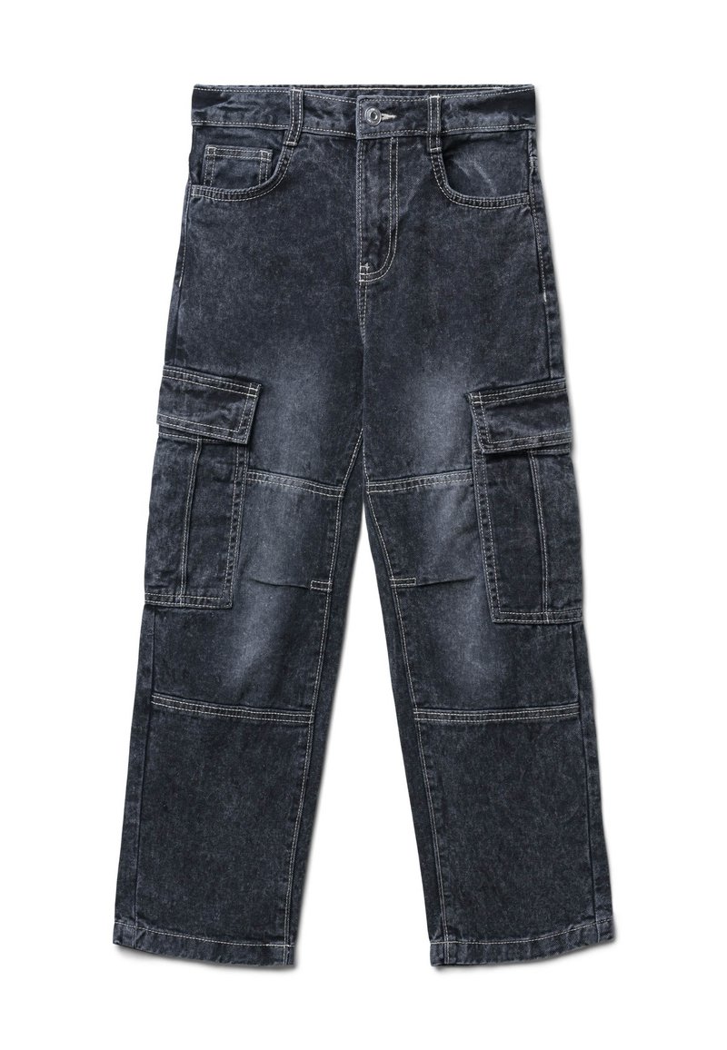 Pantaloni cargo grigio scuro in denim con lavaggio sbiadito, dotati di molteplici tasche utility e dettagli di cuciture a contrasto.