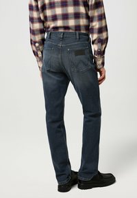 Wrangler SBORO - Vaqueros rectos - ocean storm