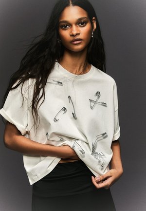 Bershka SHORT SLEEVE - T-shirt imprimé - white