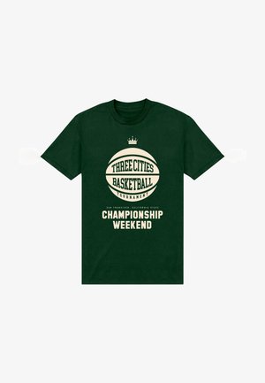 Tyrkysové bavlněné tričko s béžovou grafikou basketbalového míče a textem: "Mistrovství v basketbalu tří měst – víkend šampionátu."