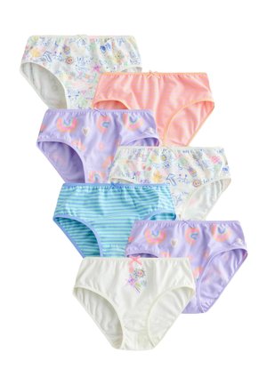 Șapte perechi de lenjerie pentru copii în culori pastelate, cu diverse modele, inclusiv curcubee, dungi și desene haioase, aranjate în trei rânduri.