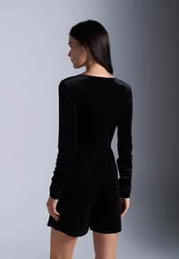 Even&Odd Mono - black