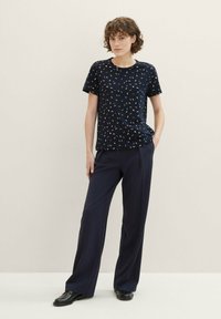 TOM TAILOR T-shirt imprimé - navy multicolor minimal