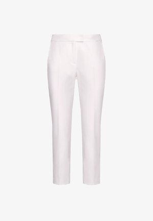 Witte op maat gemaakte broek met een slim fit, voorzien van een gladde textuur, plooidetails en een verkorte lengte bij de enkels.