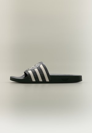 adidas Performance TREFOIL SLIDE REAL MADRID - Sandales de bain - aurora ivy/ivory/aurora ivy