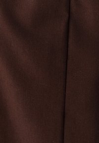 Ei valittu, chocolate