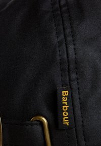 Barbour Boné - black
