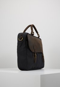 Barbour Pasta - navy