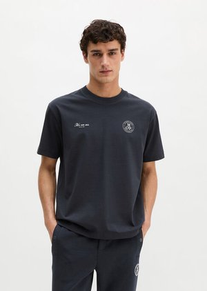 Marc O'Polo MOP CLUB '67 FOOTBALL T-SHIRT, HEAVY JERSEY, OVERSIZE - Μπλουζάκι με στάμπα - dark navy