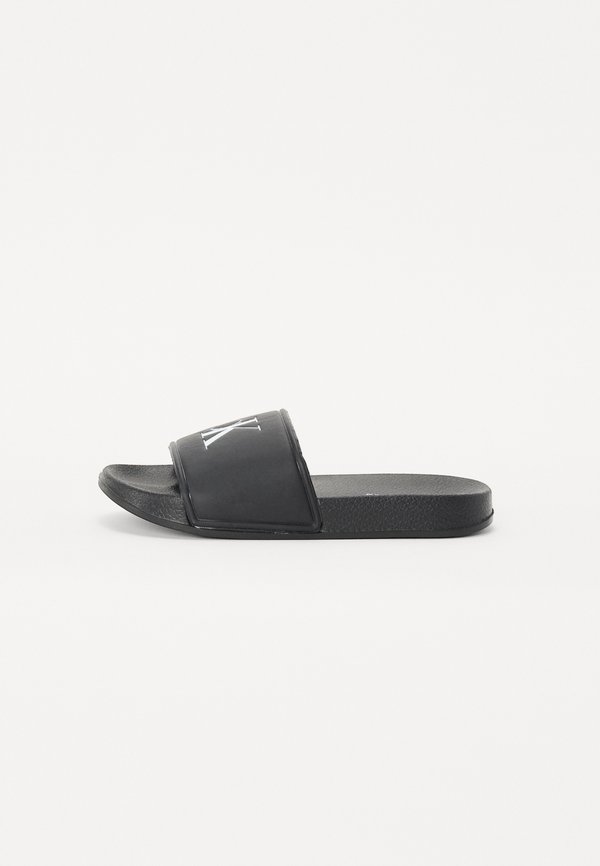 FREDDIE UNISEX - Slippers