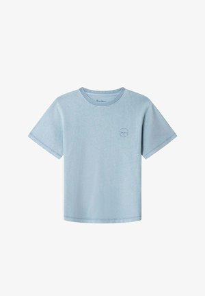 lichtblauwe T-shirt met korte mouwen van zachte stof, voorzien van een ronde hals en een klein rond logo op de borst.