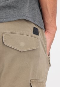 Alpha Industries AIRMAN PANT - Cargo hlače - taupe