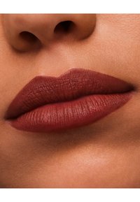 ESTÉE LAUDER PURE COLOR MATTE LIPSTICK - Læbestifte - no concessions