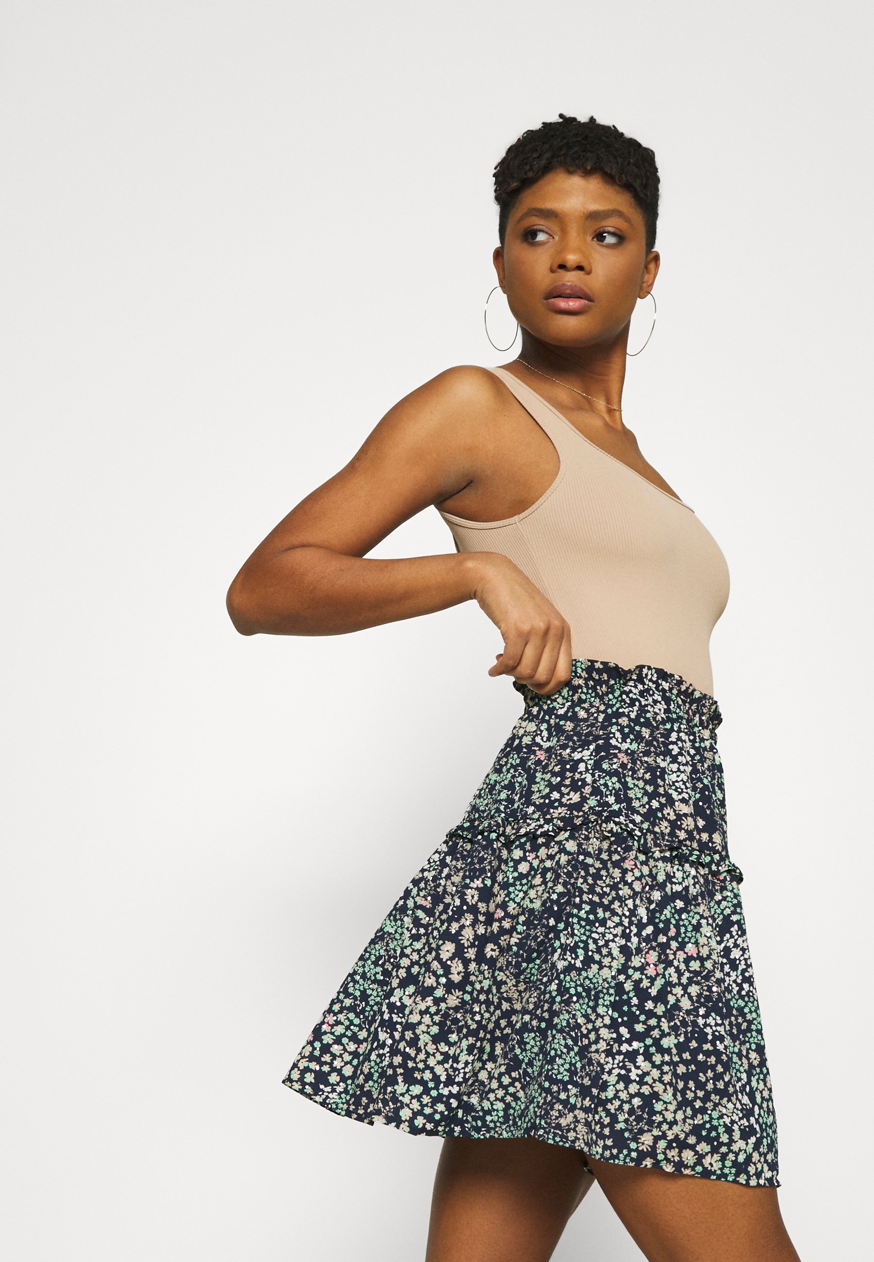 Vero Moda VMHANNAH FOIL SHORT SKIRT 