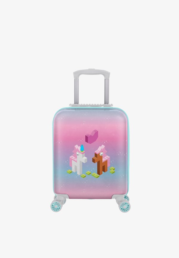 Cabin Case Play Date – Trolley