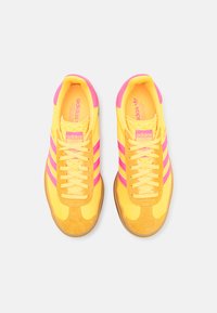 adidas Originals GAZELLE BOLD - Joggesko - spark/lucid pink/spark