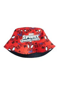 Cappello a secchiello rosso con motivo a ragnatela e grafiche di Spider-Man. La tesa è nera con una texture morbida, con il marchio "Spidey and his Amazing Friends."