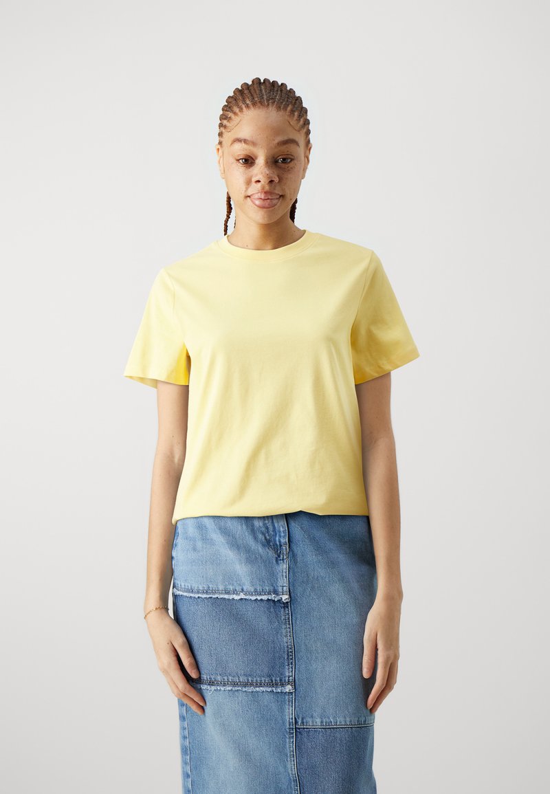 Pieces - PCRIA SOLID TEE - T-shirt - bas - cornsilk, Förstora