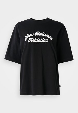 T-shirt en coton noir à manches courtes et col rond, arborant le texte blanc "New Balance Athletics" dans un design courbé.